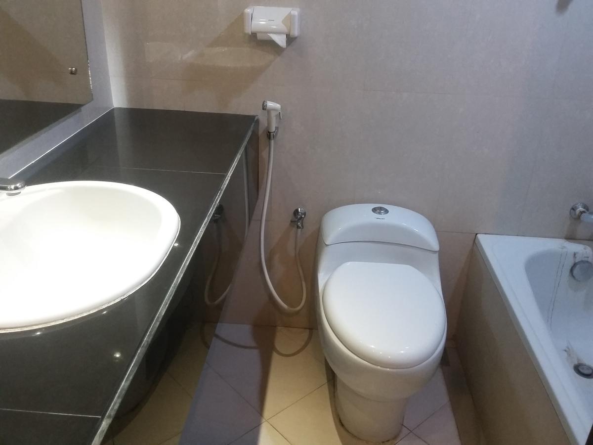 Hotel Kharisma Madiun Exteriér fotografie