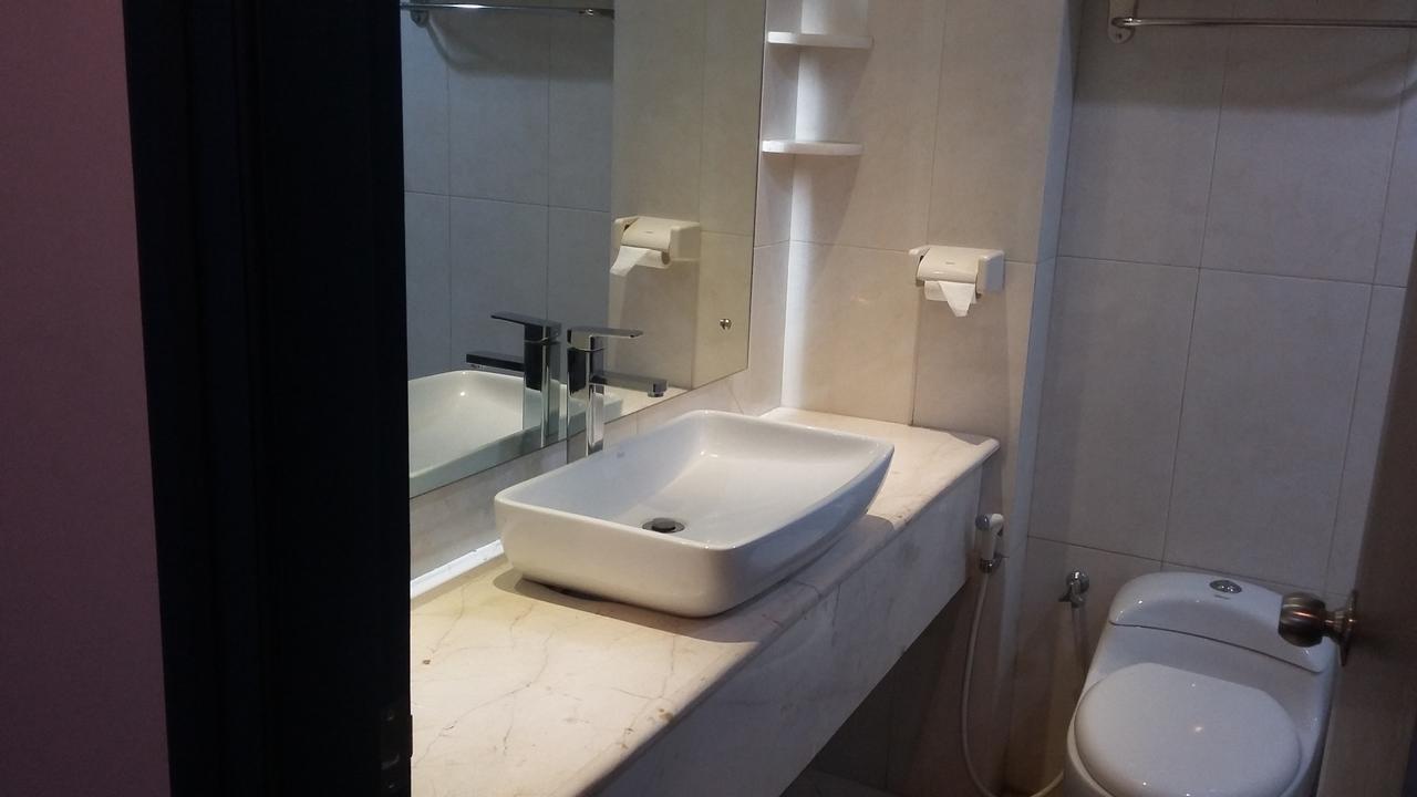 Hotel Kharisma Madiun Exteriér fotografie