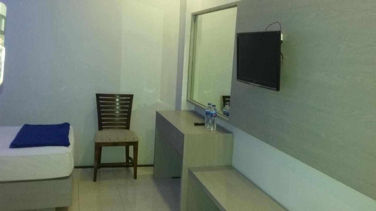 Hotel Kharisma Madiun Exteriér fotografie
