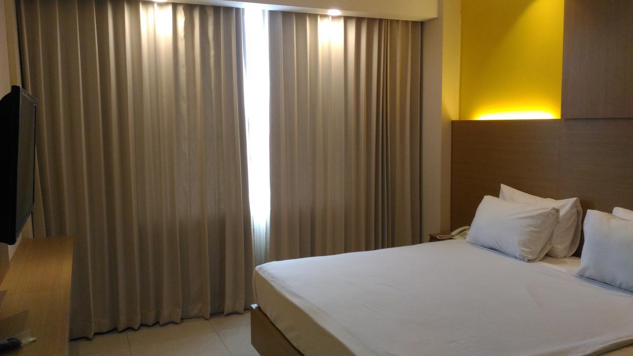 Hotel Kharisma Madiun Exteriér fotografie