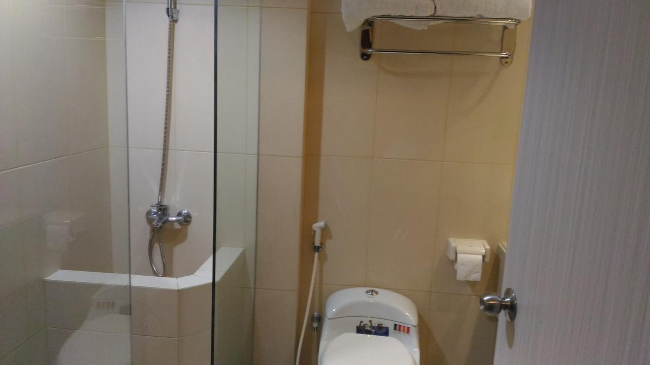 Hotel Kharisma Madiun Exteriér fotografie