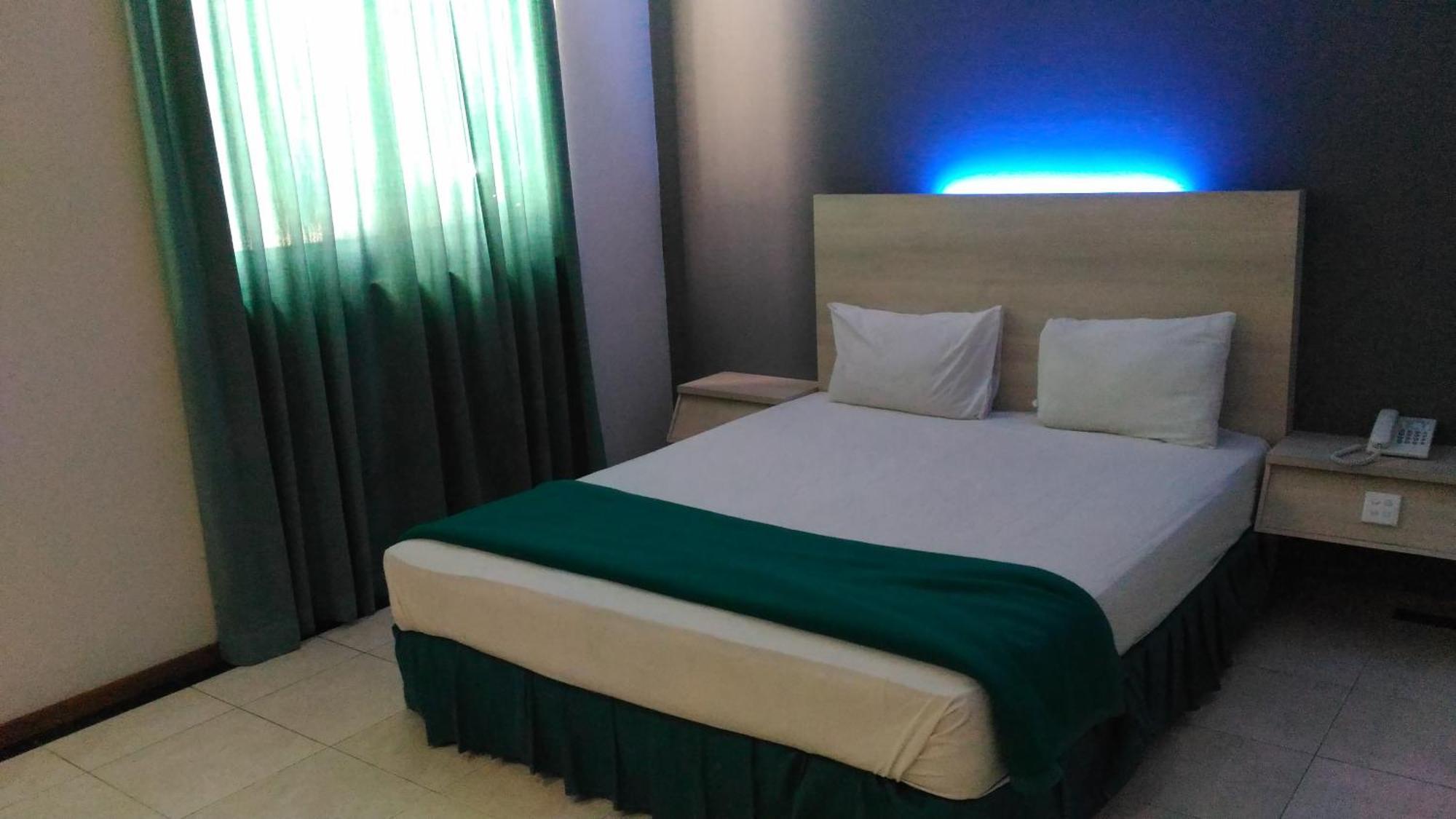 Hotel Kharisma Madiun Exteriér fotografie