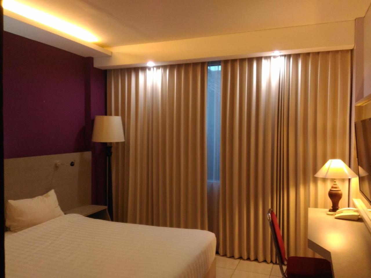Hotel Kharisma Madiun Exteriér fotografie
